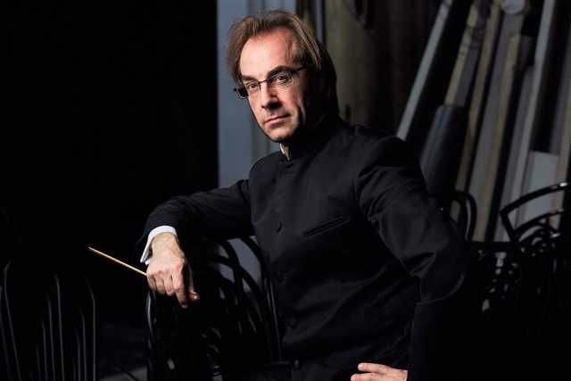 Il barese Fabio Mastrangelo, direttore d'orchestra in Russia: �Tutto inizi� con Nino Rota�